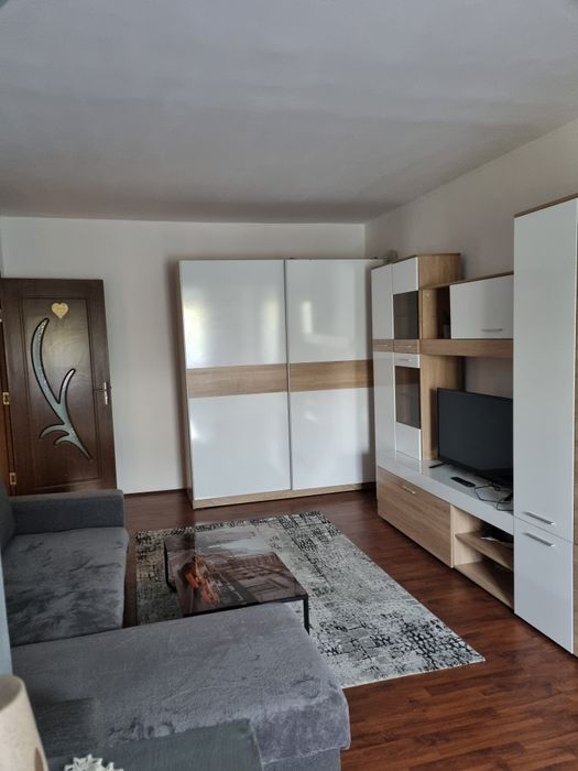 Închiriez apartament 2 camere