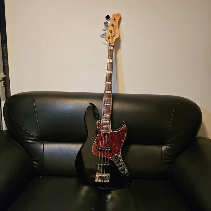 Chitara bass Marcus Miller