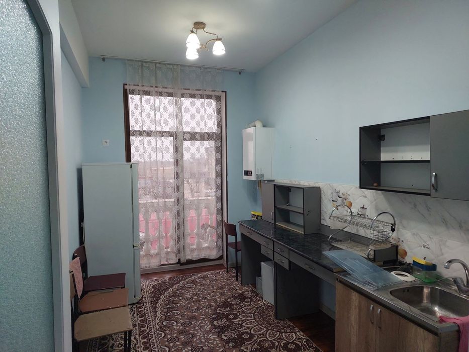 Qibray sentr makroni orqasidagi yangi dom arendaga