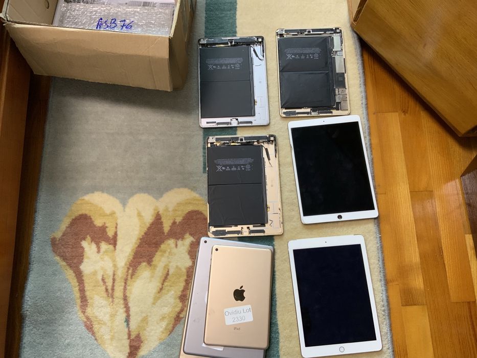 Lot 5 ipad uri pt piese