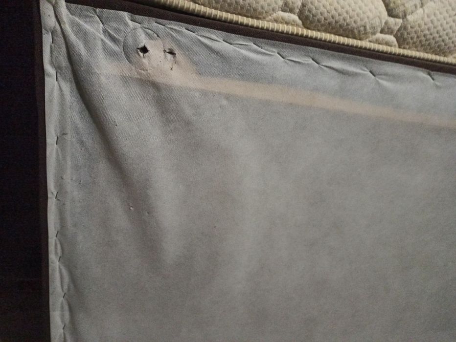 Продавам матрак двулицев