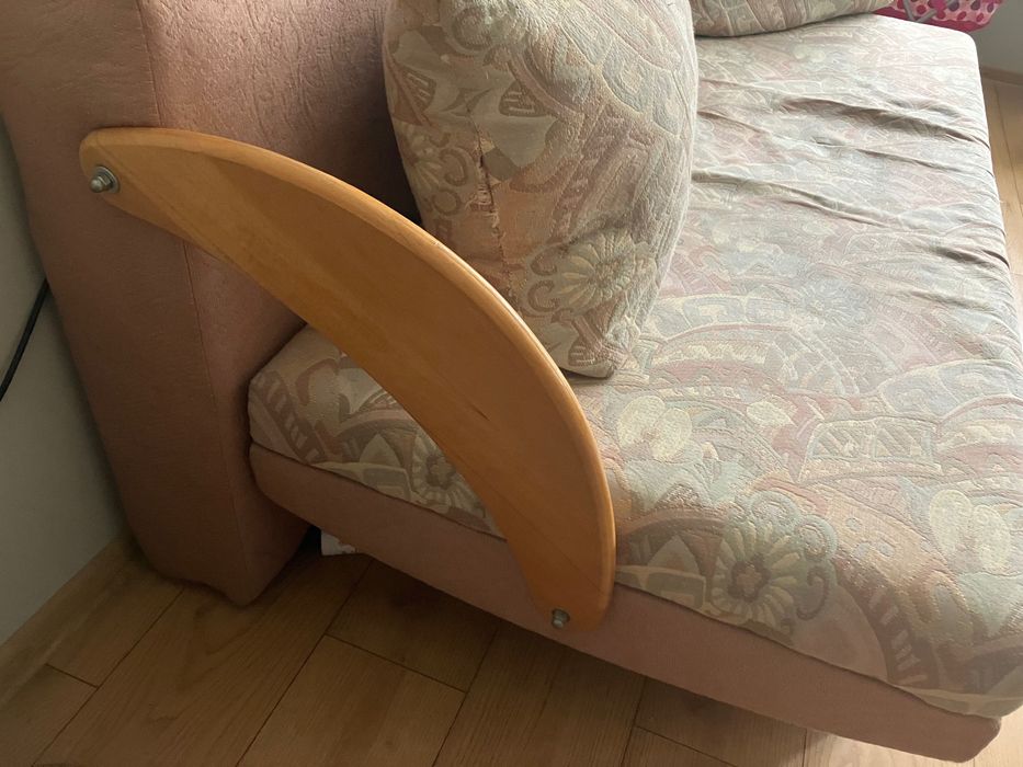 Разтегателен диван