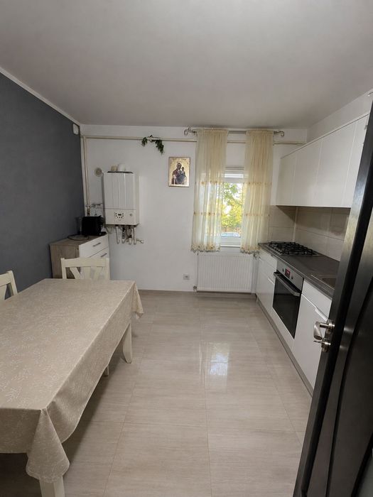 Apartament de închiriat