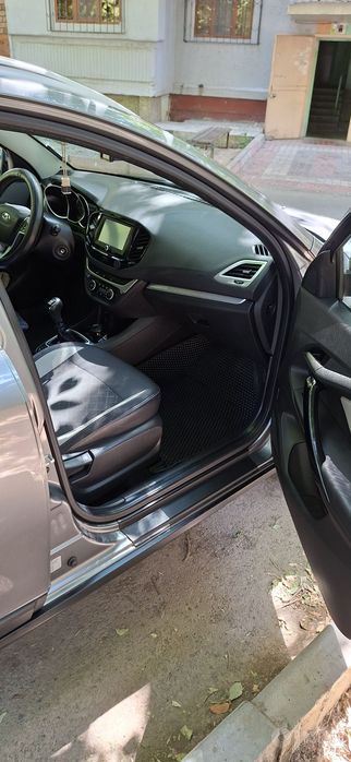 Продам Авто Lada westa cross