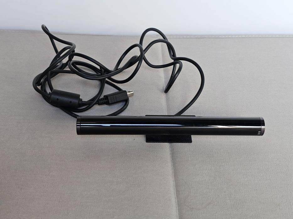 Accesorii originale SONY  3D compatibile cu tv Sony BRAVIA seriile EX, HX și NX (2010, 2011, 2012): 1 x UWA-BR100; 1 x TMR-BR100; 2 x TDG-BR100
