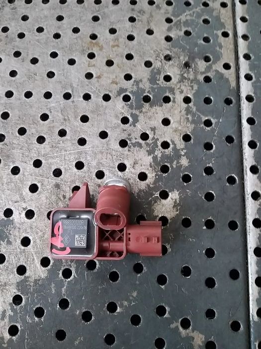 Senzor impact renault captur 1 j5 h5 988320120r 38688100