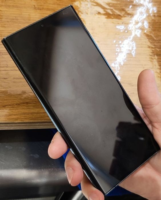 Поодам Samsung S22 Ultra 256gb