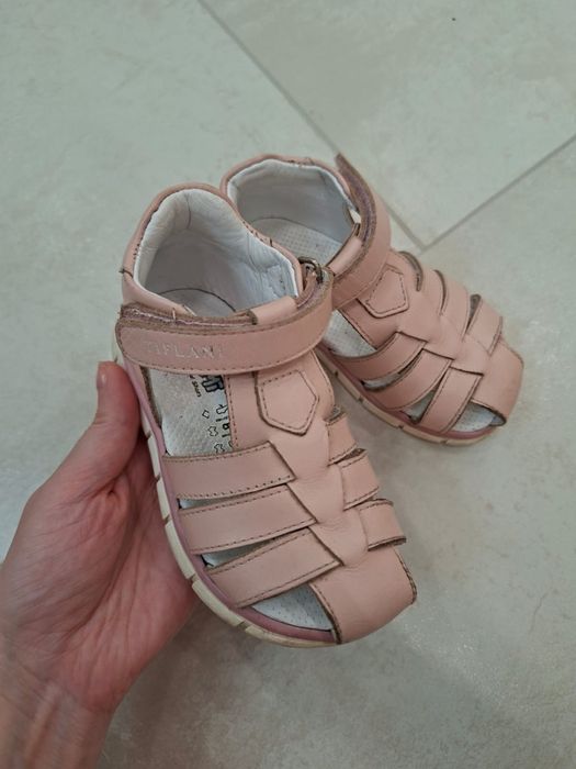 Сандалии Tiflani