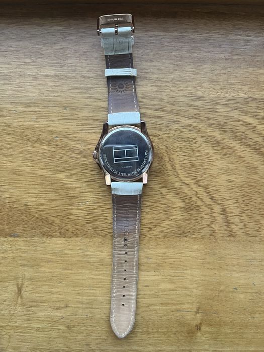 часы Tommy Hilfiger