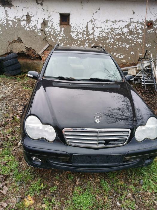 Vând 4 roti complete de Mercedes cu cauciucuri iarna 205 55 16