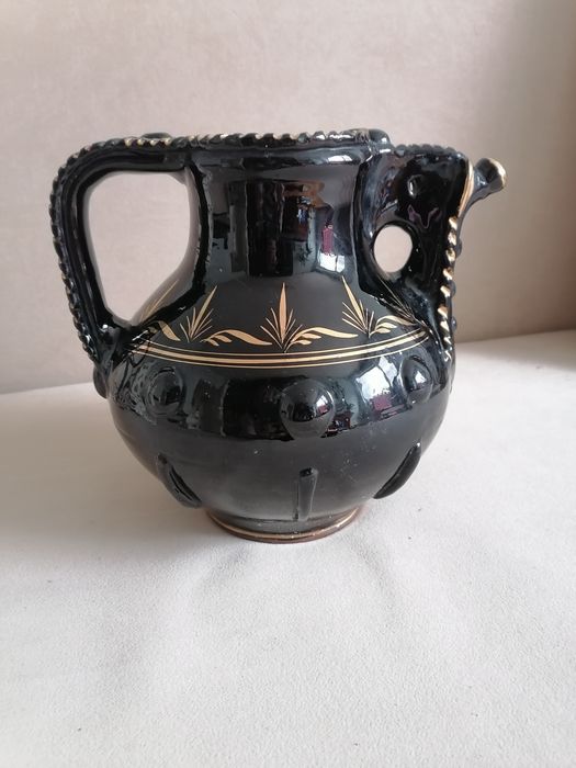 Автентична амфора тип кана