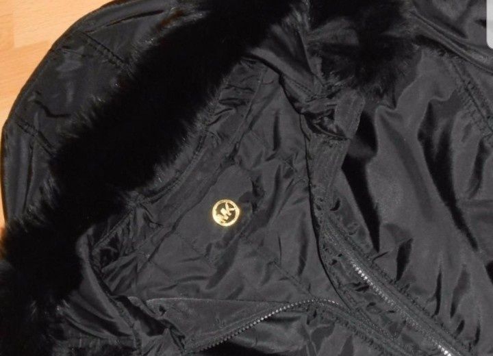 Geaca dama matlasata,sezonul rece,gluga blanita naturala