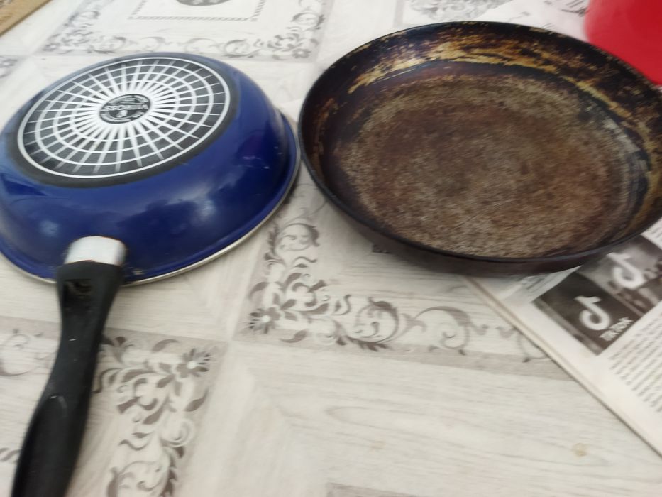 Продам 2шт Сковородки