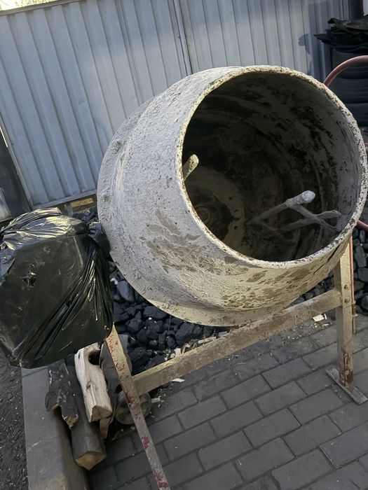 Продам бетономешалку