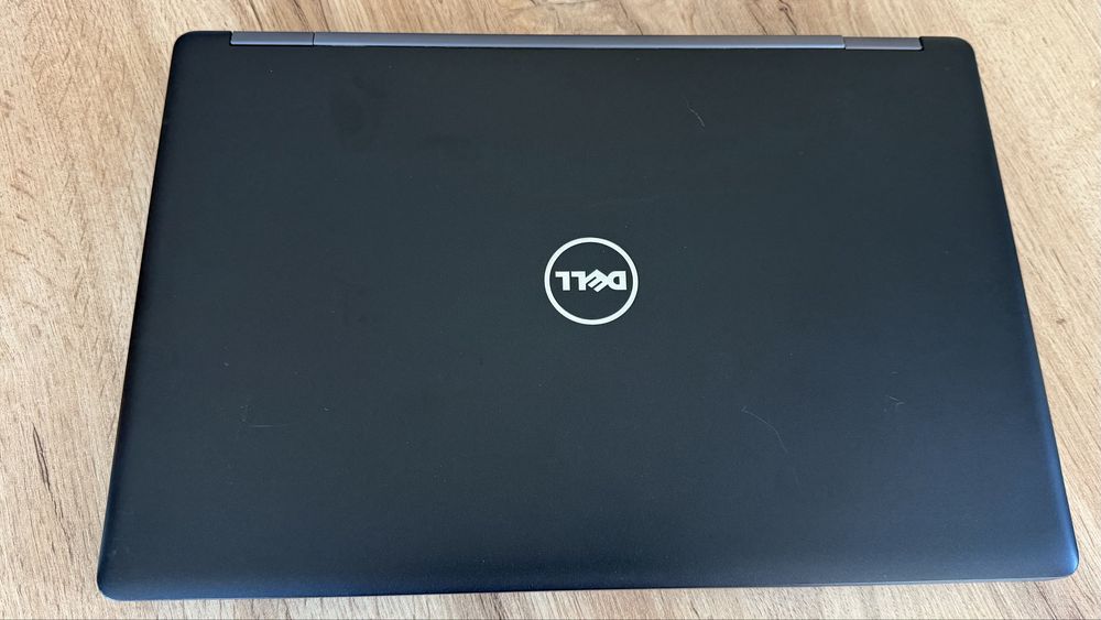 Dell Precision 3520