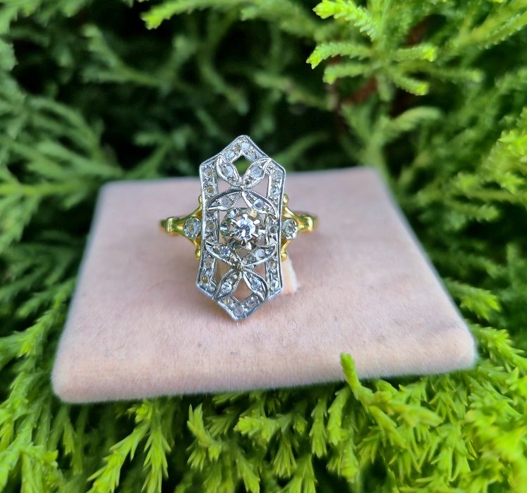 Inel Art Nouveau din aur de 18K cu diamante naturale montate in platina