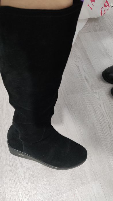 Продается зимние сапоги женские