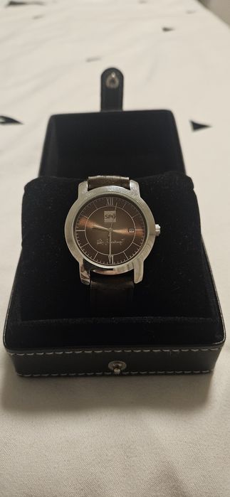 Vand diferite ceasuri de barbati din colectia personala a sotului