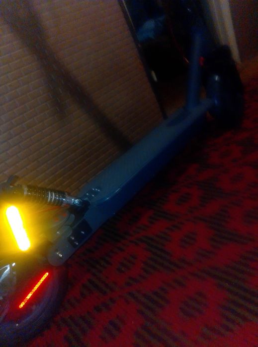 Продаётся новый электросамокат за полцены.