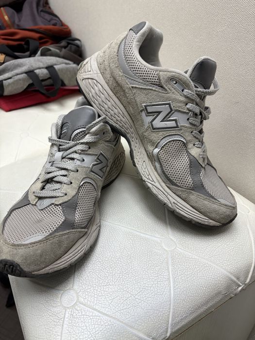 New Balance 2002R