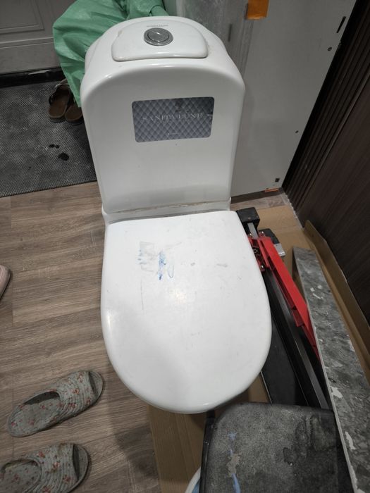 Продам унитаз Sanita