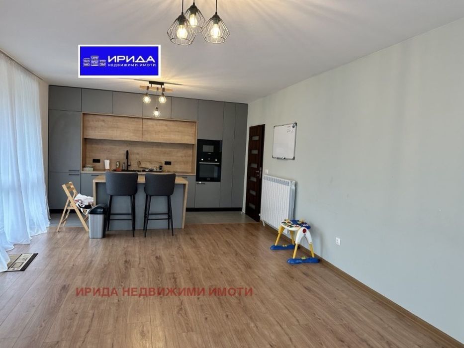 Просторен тристаен апартамент в квартал Манастирски ливади с двор