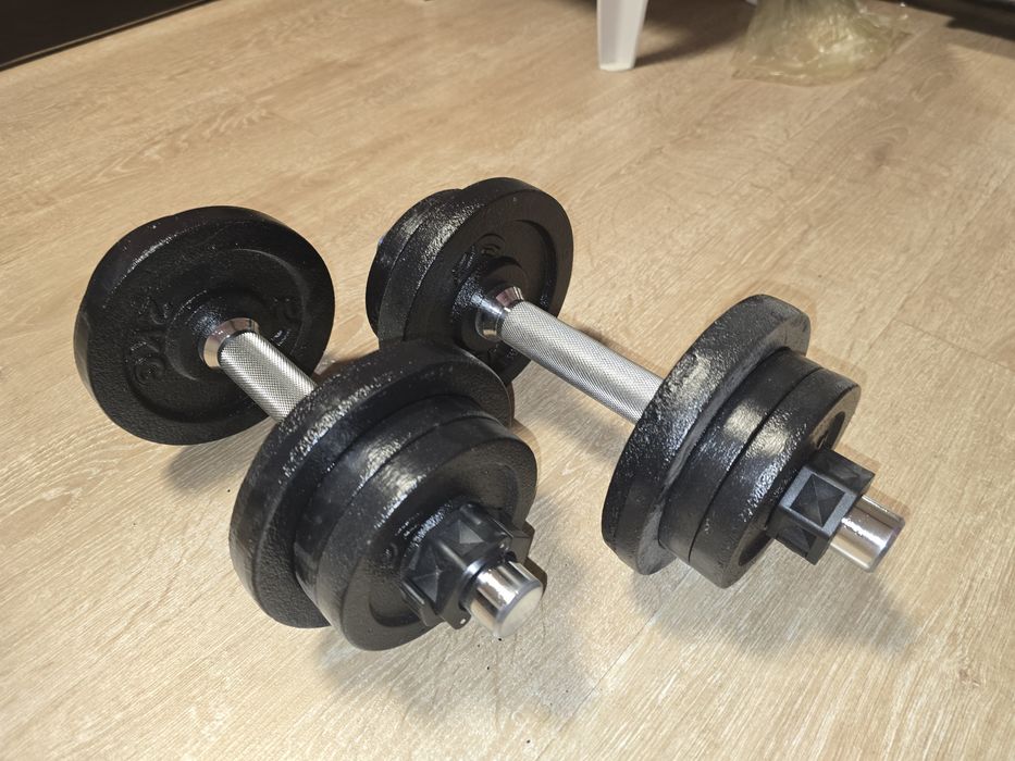 Продавам комплект дъмбели 2х10 кг.