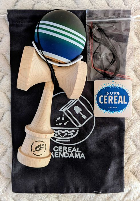 Kendama Cereal Higgs Full Moon Fermion Clear Crushable Bevel (500) / Askend, Hybrid Ken & Bevel Max Tama Antiskid (300)