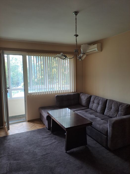 Под наем дългосрочно