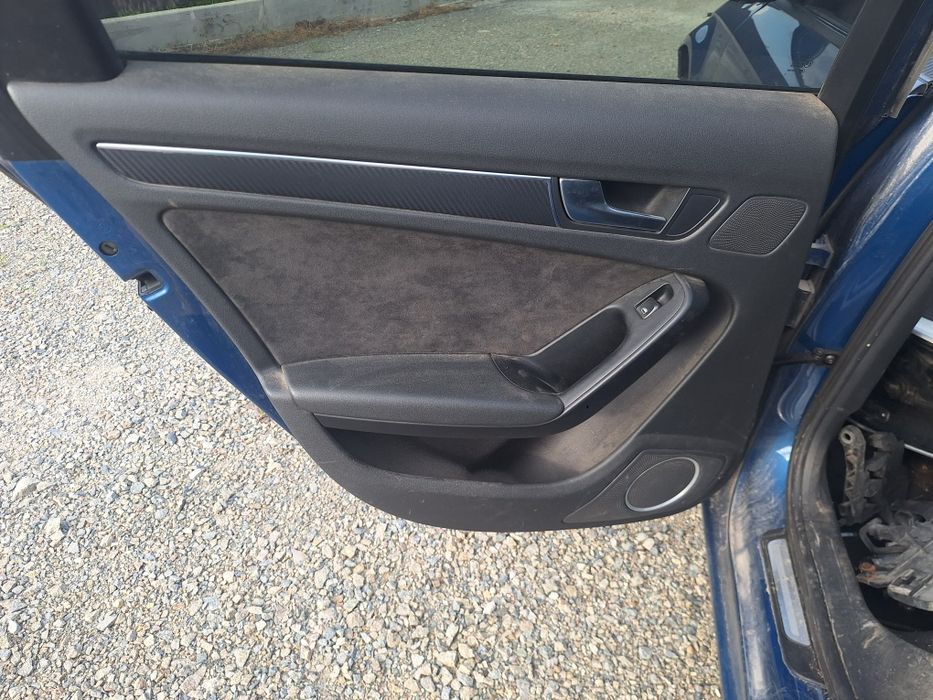 Fete usi cu alcantara Audi A4 B8 break