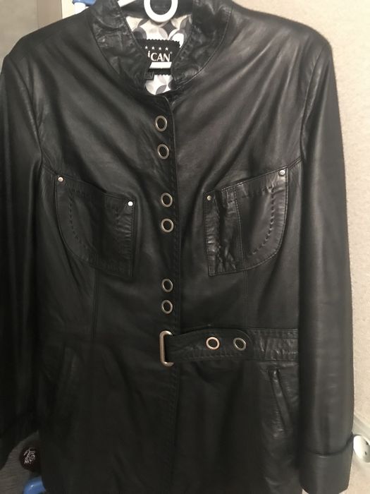 Женская кожан . Куртка .