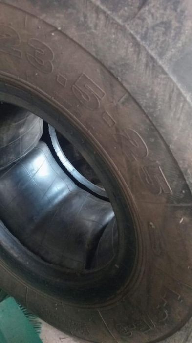 Продам шины от погрущика