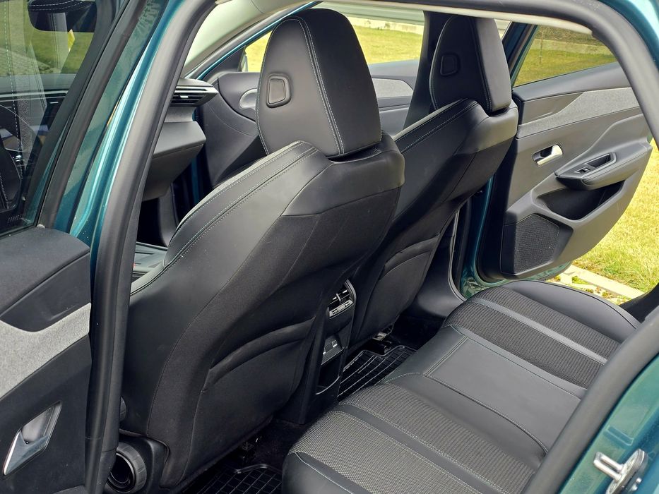 Peugeot 308 sw 1.5 diesel,Faruri Led,Bord Virutal,Camere 360,Cutie Aut