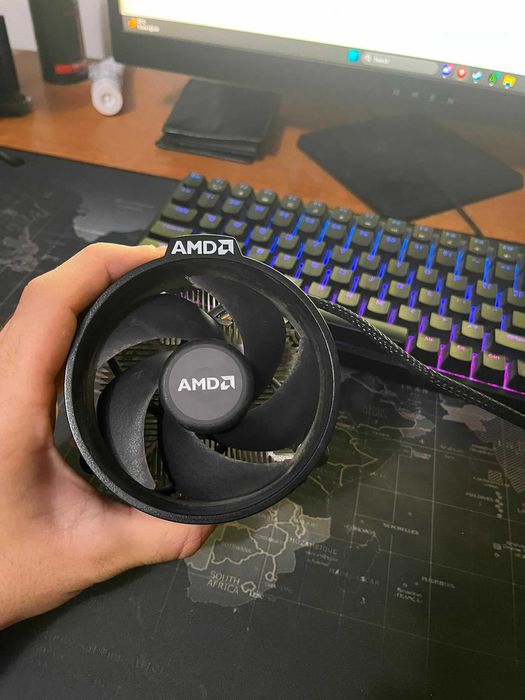 Ryzen 3 2200G + Cooler