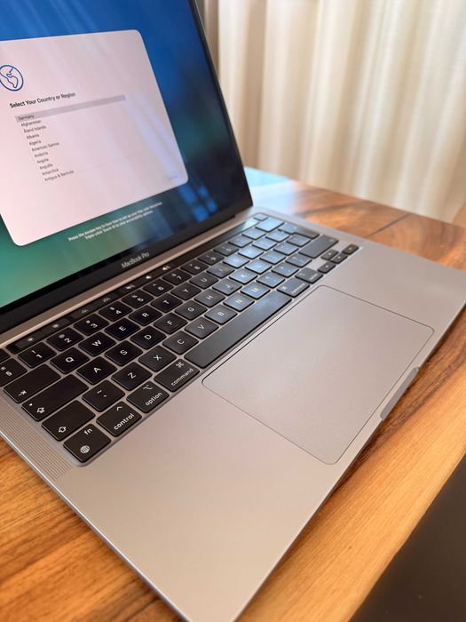 MacBook Pro M1 16GB/512GB • 92% Battery • Touch Bar