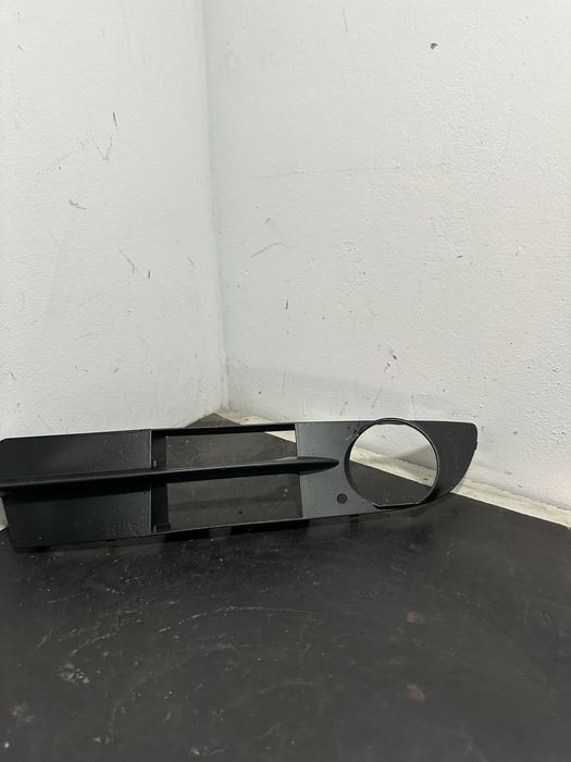 Grila bara dreapta fata BMW Seria 5 E60 E61 520d 525d 530d 535d