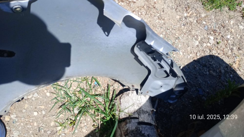 Aripa stânga fata Toyota Prius 2