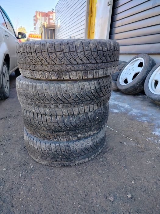 Шины зимние  продам