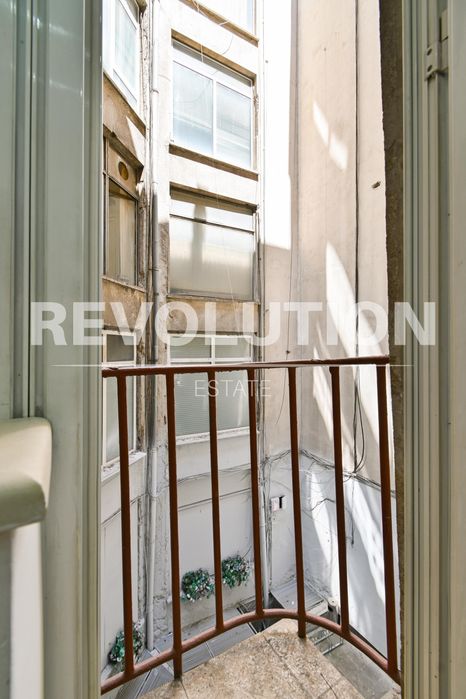 Дава се под наем Двустаен апартамент в София, Център - 60 кв.м за 800 € - Снимка #16