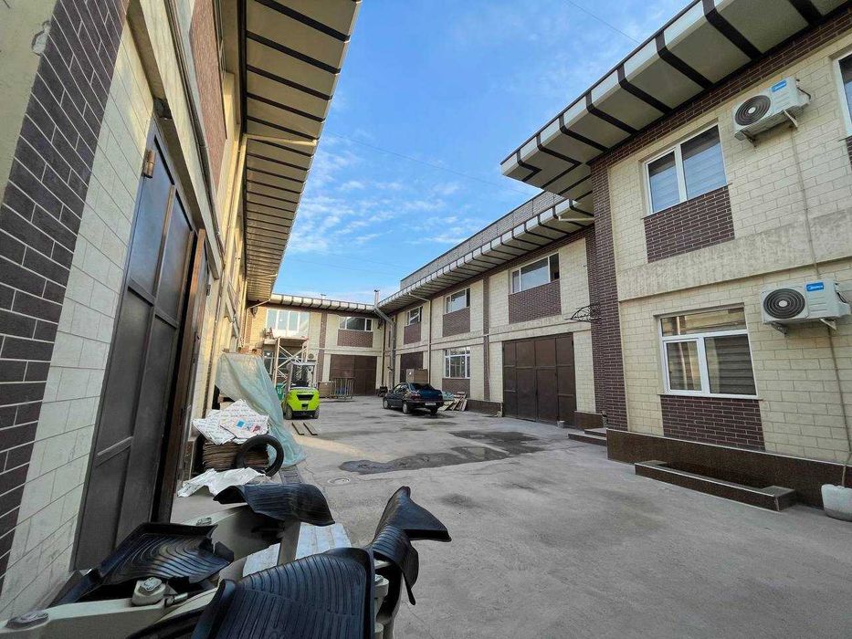 База 11 соток Зангиотинский район Тахта Базар строения 1500 м²