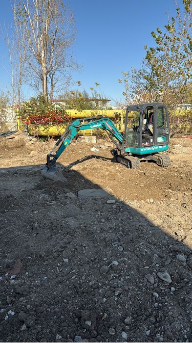 Inchiriez miniexcavator