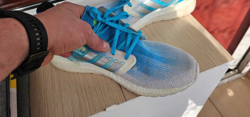 Adidași marimea 44
