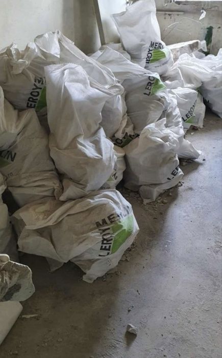 Dezbarasari moloz  mobila veche curateni apartamente
