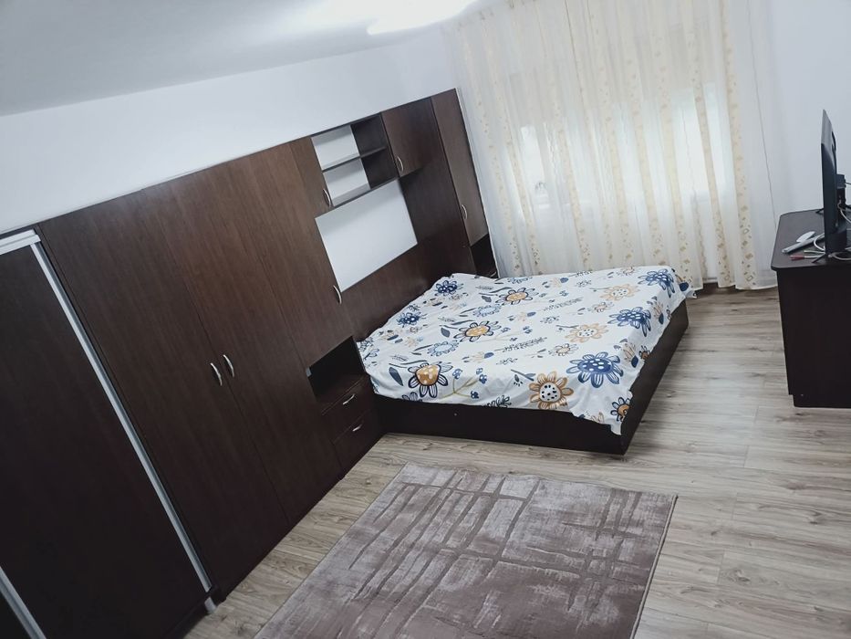 Inchiriez apartament 2 camere cartier Sarari