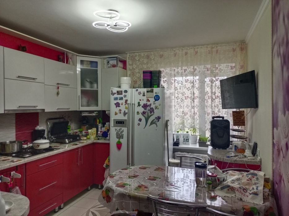 Продам 5-12. 2 этаж.