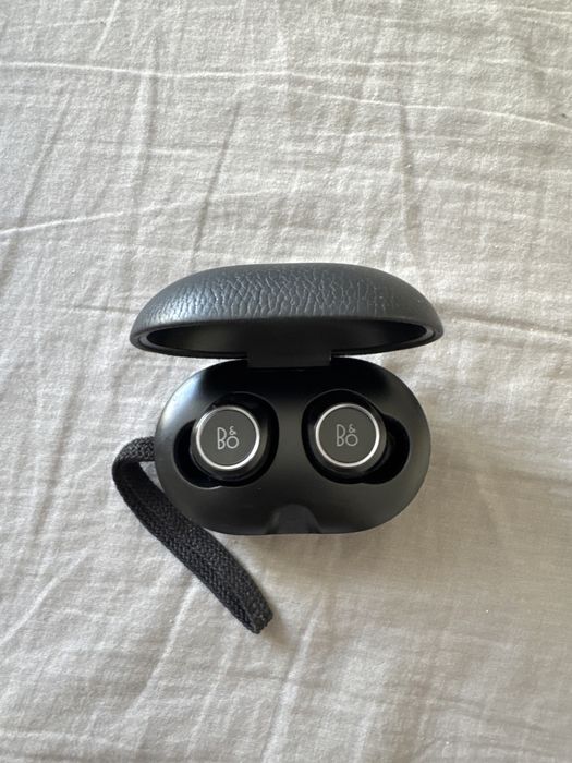 Bang Olufsen E8 слушалки