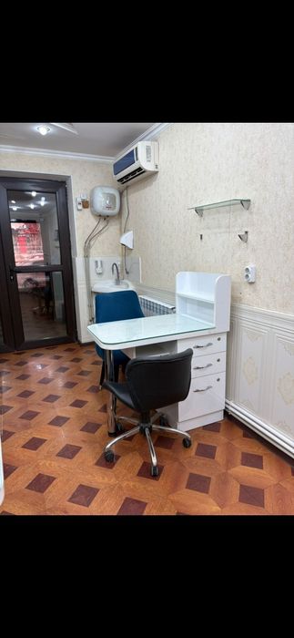 Сдаётся маникюрный столик