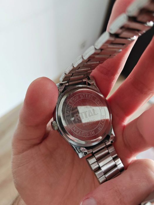 Продавам часовник Rital