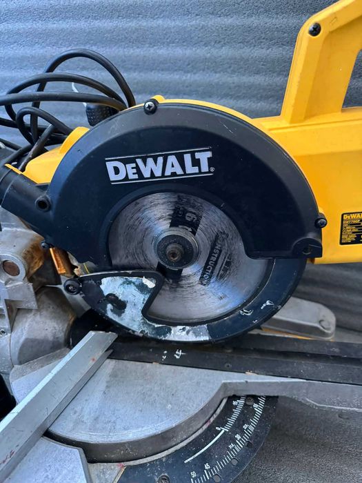 Fierestrau circular cu masa Bosch GCM8 SDE-Dewalt DWS770 GP-QS
