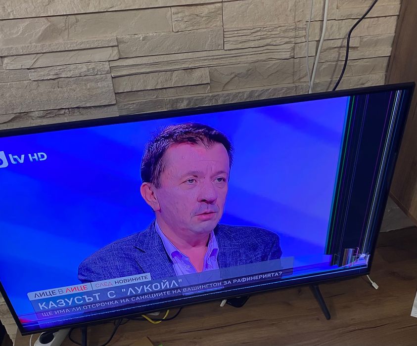 Телевизор Samsung QE43Q67AAU за части